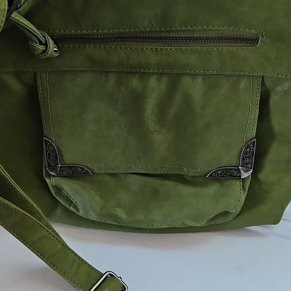 Bueno Green Crossbody Bag - Picture 2 of 9